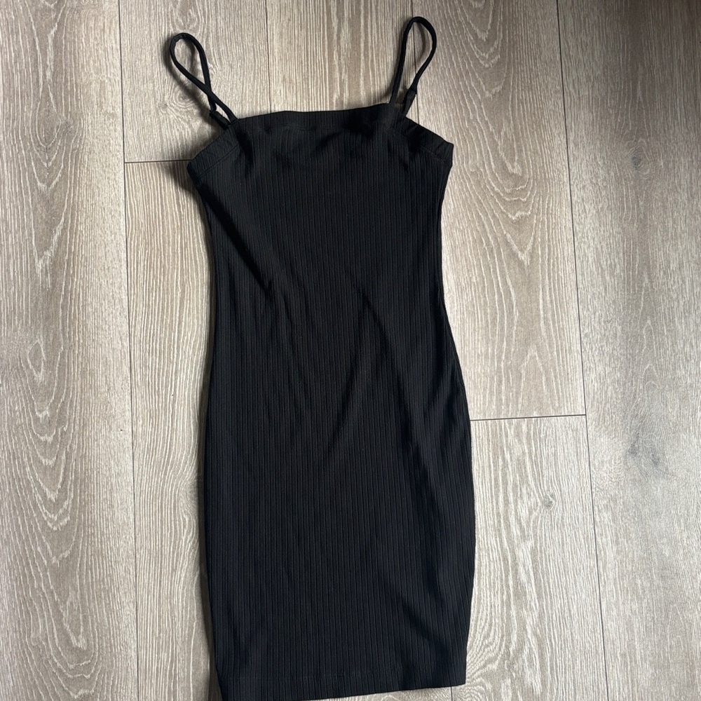 Heart Hips Black Midi Dress